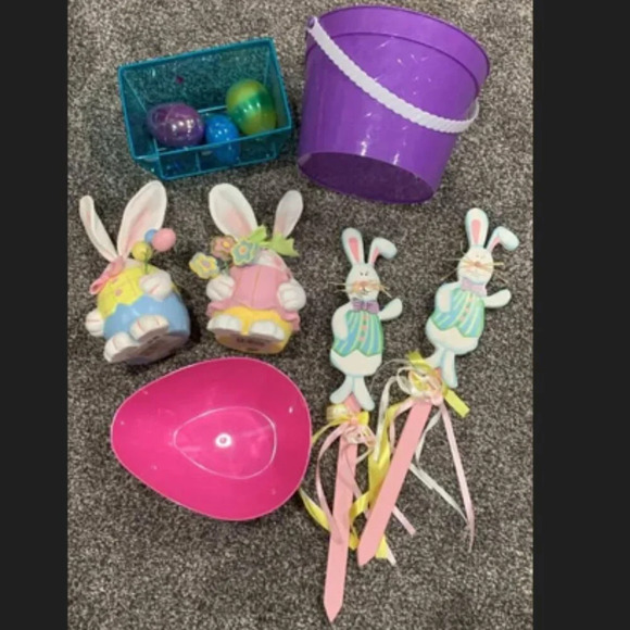Easter Decor Bundle - Picture 1 of 3